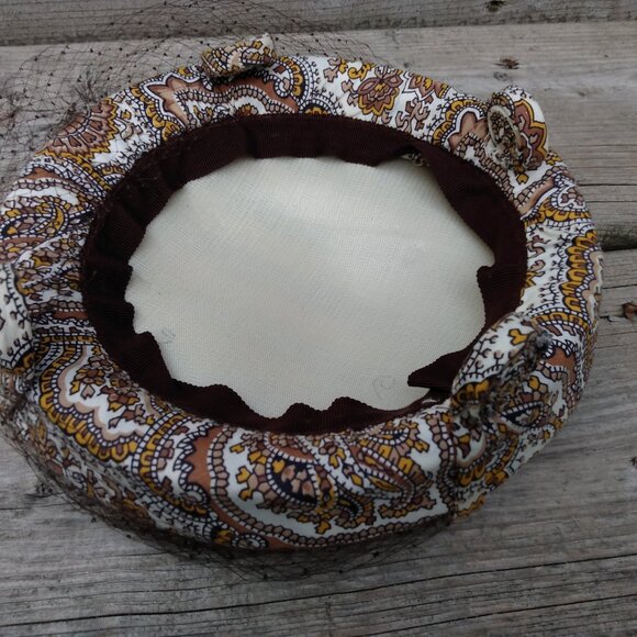 Vintage 50s Hat Brown Yellow Paisley Topper Netting Veil - Picture 2 of 10
